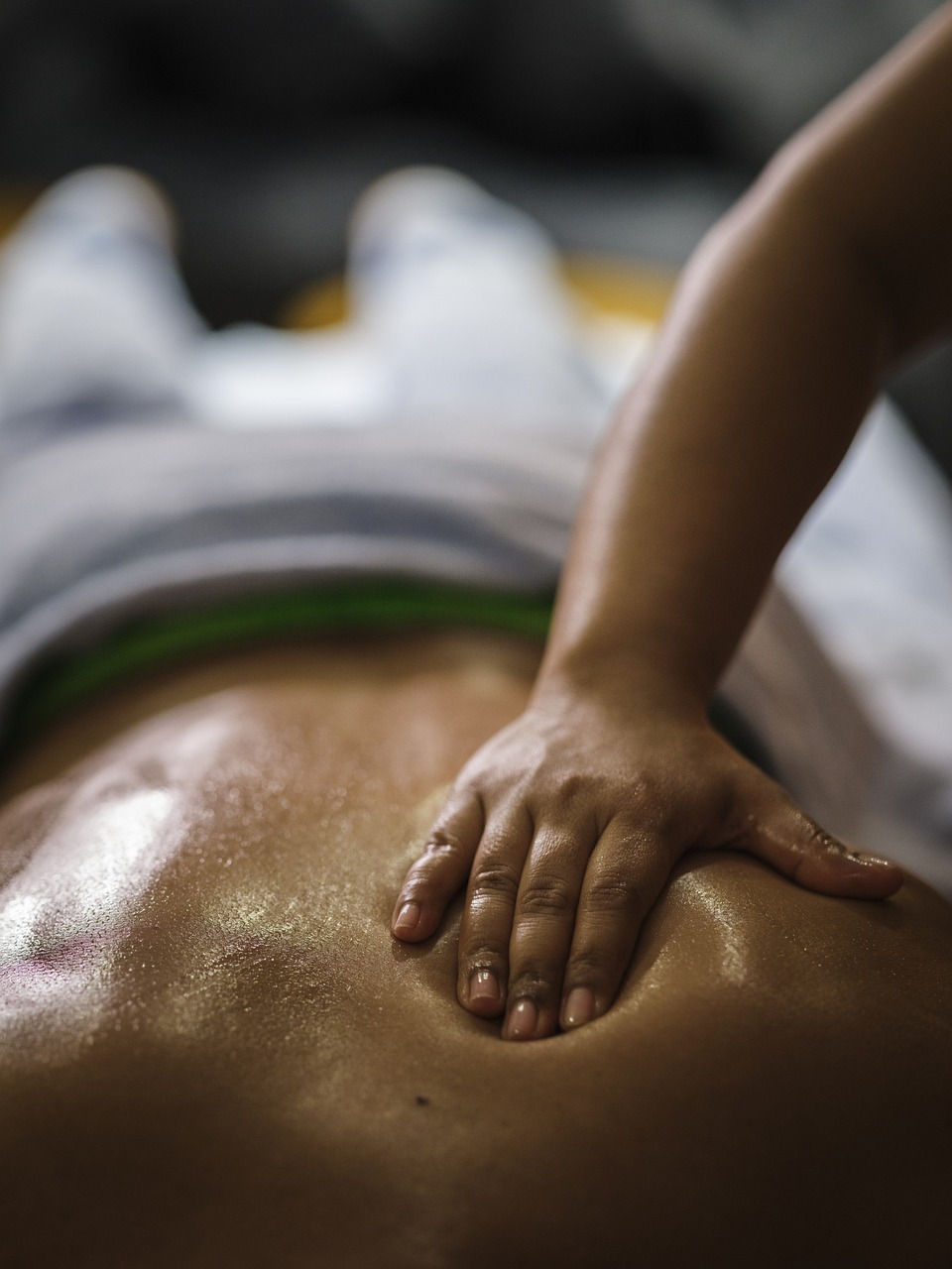 Massage des 5 continents à Josselin Ploermel Vannes Bretagne relaxation et énergie Massage des 5 Continents bien-être énergétique, technique globale aux huiles essentielles à Josselin;